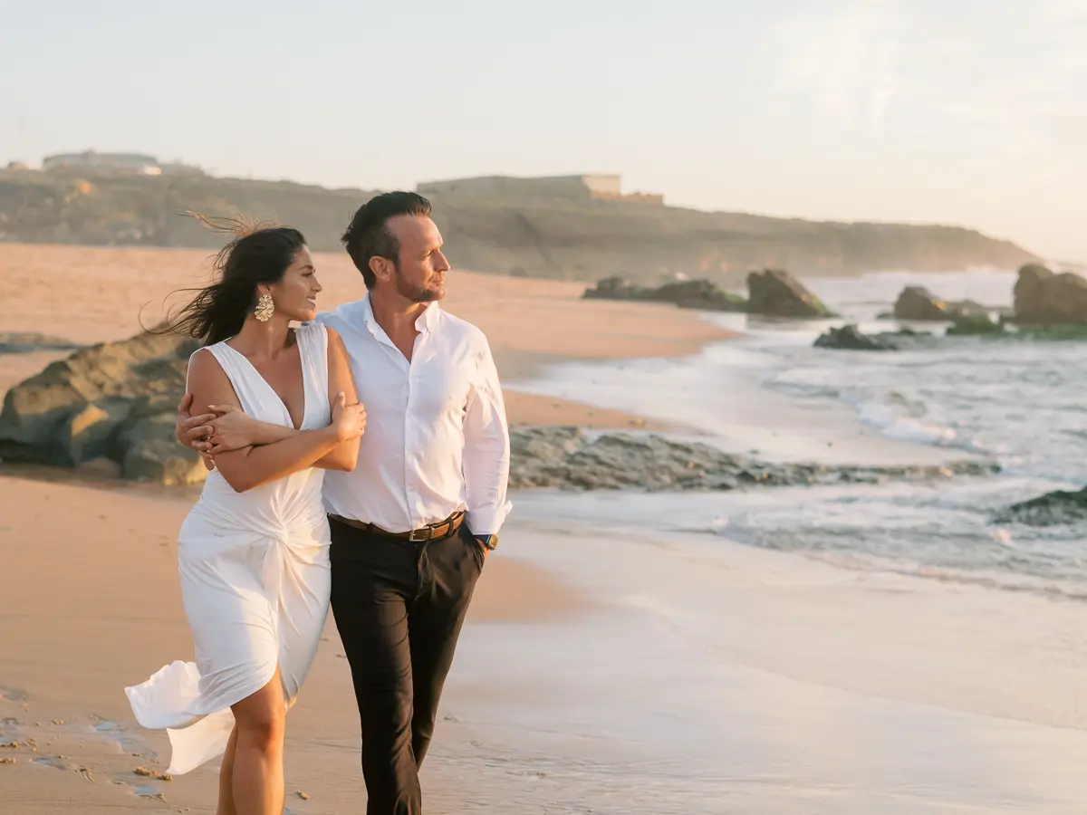 Sessão fotográfica em casal na praia do Guincho em Cascais  0145 20231006 i+a prewed