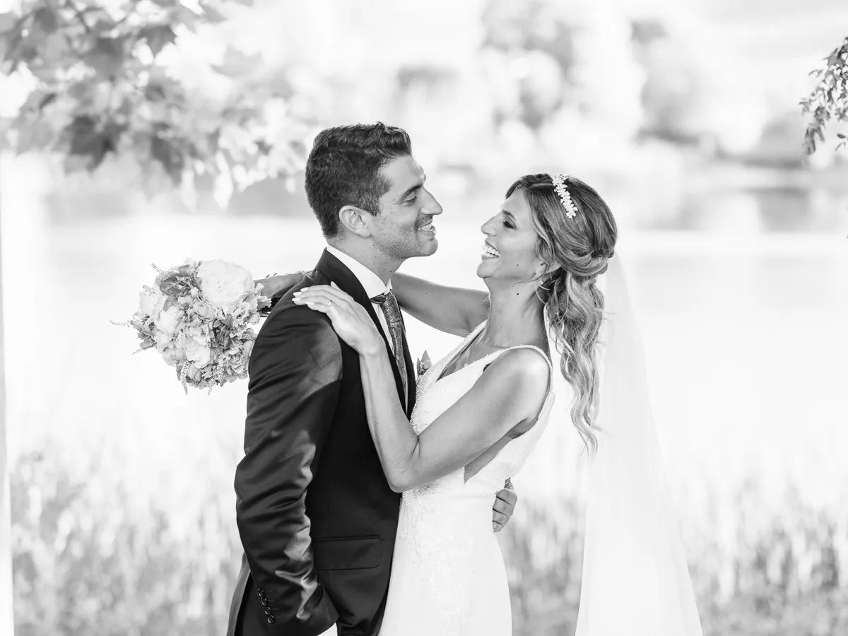 Casal feliz no seu casamento na Quinta da Bichinha em Alenquer