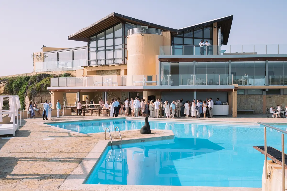 Breathtaking view of Arriba by The Sea in Cascais, Portugal, the perfect venue for beachfront weddings.